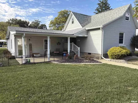 714 Cedar St, Centralia, IL 62801