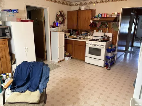714 Cedar St, Centralia, IL 62801 photo 8