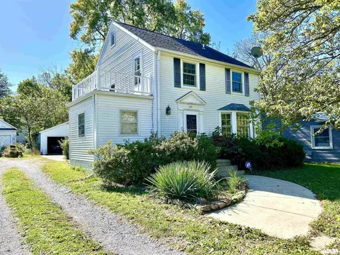 711 W Elm St, Carbondale, IL 62901