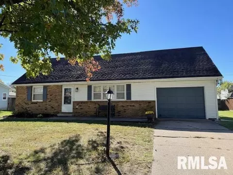 2205 Melanie Ln, Marion, IL 62959