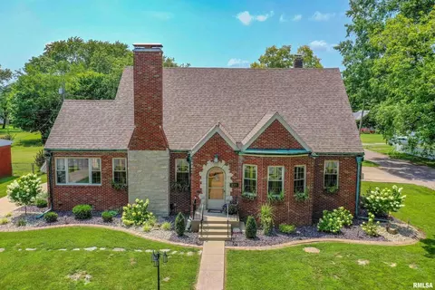 235 N Indiana Ave, Salem, IL 62881