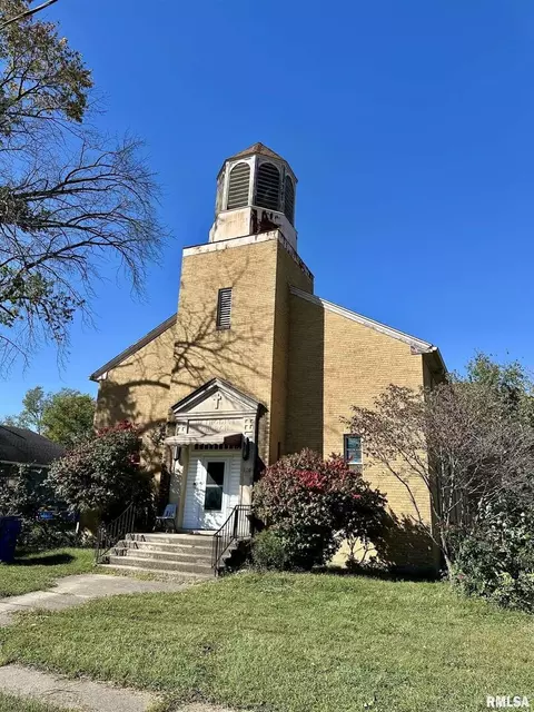 120 W Poplar St, Noble, IL 62868