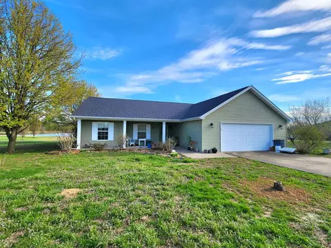 156 Hanover Ln, Murphysboro, IL 62966