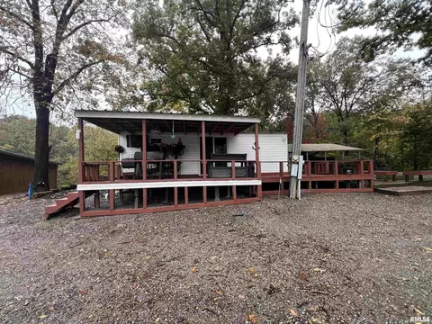 4 Victory Ln, Marion, IL 62959