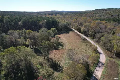 000 Lusk Rd, Golconda, IL 62938