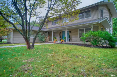 2605 W Kent Dr, Carbondale, IL 62901