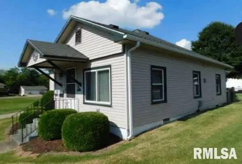 1207 Burgess St, Johnston City, IL 62951