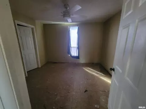 Bedroom - 208 N Washington St, Hurst, IL 62949 photo 3 of 3