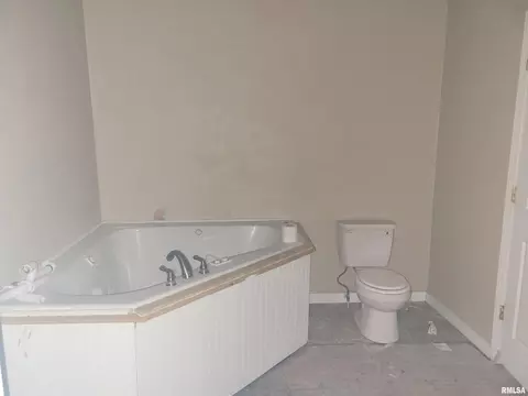 Bath - 208 N Washington St, Hurst, IL 62949 photo 2 of 2