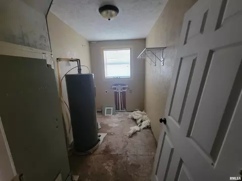 Other - 208 N Washington St, Hurst, IL 62949 photo 2 of 5