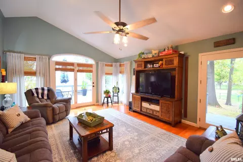 417 Jay Dr, Mount Vernon, IL 62864 photo 14