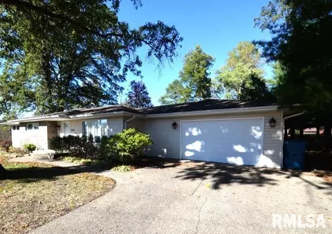 1021 Fairfield Rd, Mount Vernon, IL 62864