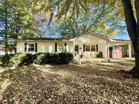 109 E Galaxy Dr, Woodlawn, IL 62898