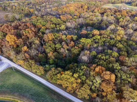 18492 Moonbeam Ln, Mount Vernon, IL 62864