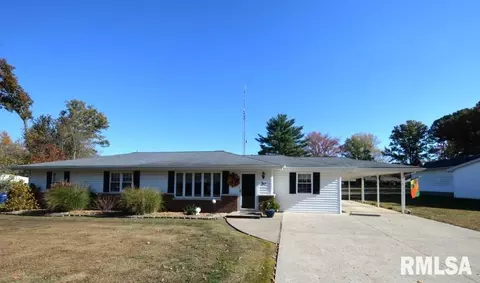 10 Edgewood Rd, Mount Vernon, IL 62864