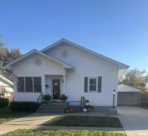 2125 Dewey St, Murphysboro, IL 62966