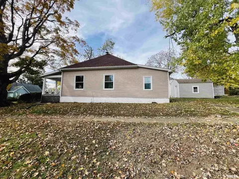 Exterior - 1300 Lincoln St, Eldorado, IL 62930 photo 8 of 11