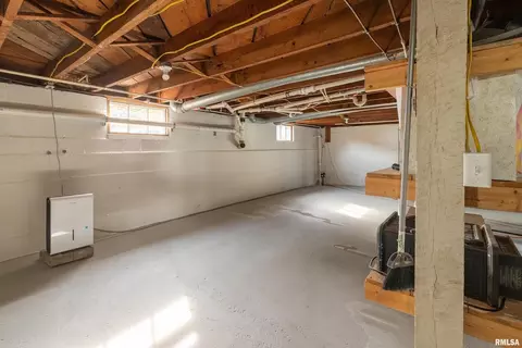 205 S 3rd St, Dahlgren, IL 62828 photo 34