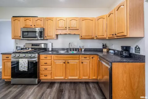 205 S 3rd St, Dahlgren, IL 62828 photo 12