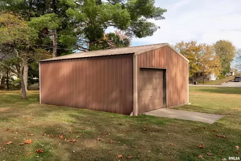 205 S 3rd St, Dahlgren, IL 62828 photo 45