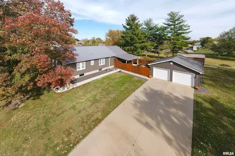 205 S 3rd St, Dahlgren, IL 62828 photo 3