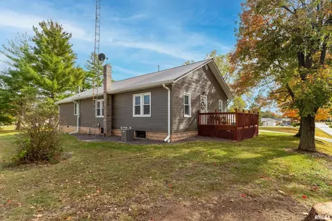 205 S 3rd St, Dahlgren, IL 62828 photo 2