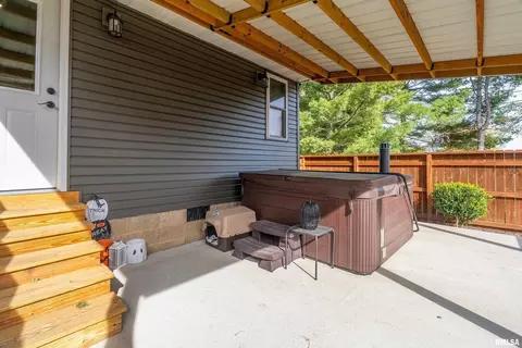205 S 3rd St, Dahlgren, IL 62828 photo 37