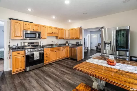 205 S 3rd St, Dahlgren, IL 62828 photo 11