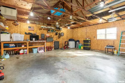 205 S 3rd St, Dahlgren, IL 62828 photo 41