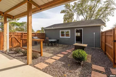 205 S 3rd St, Dahlgren, IL 62828 photo 36