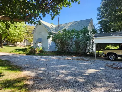 Exterior - 4760 Raleigh Rd, Eldorado, IL 62930 photo 2 of 7