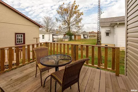 Exterior - 207 W Sylvester St, Christopher, IL 62822 photo 2 of 3
