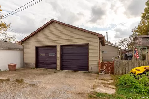 Other - 207 W Sylvester St, Christopher, IL 62822 photo 3 of 10