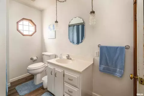Bath - 207 W Sylvester St, Christopher, IL 62822 photo 3 of 4