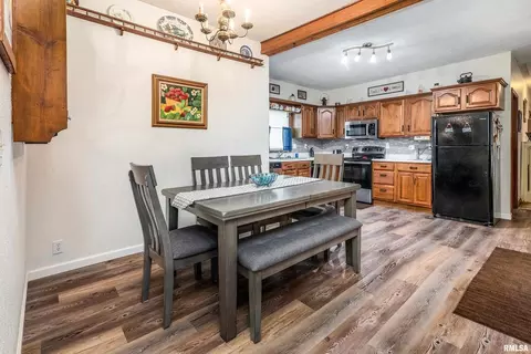 Dining - 207 W Sylvester St, Christopher, IL 62822 photo 1 of 1