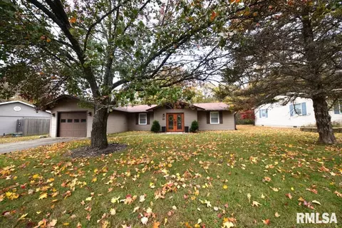 811 Buffalo Ln, Mount Vernon, IL 62864