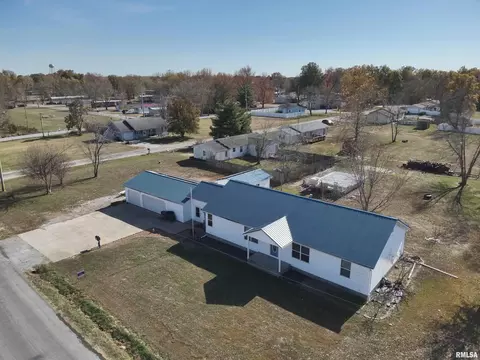 103 E Highline Rd, Woodlawn, IL 62898