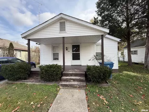 116 N Wilson St, Hurst, IL 62949