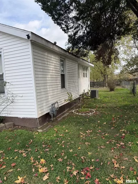 116 N Wilson St, Hurst, IL 62949 photo 11
