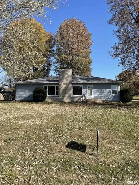 17726 Quiet Acres Rd, Sesser, IL 62884