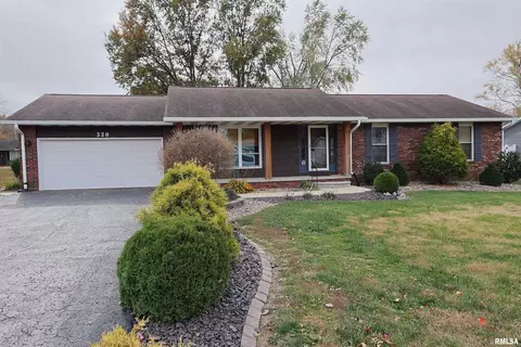 320 Circle Dr, Salem, IL 62881 photo 2