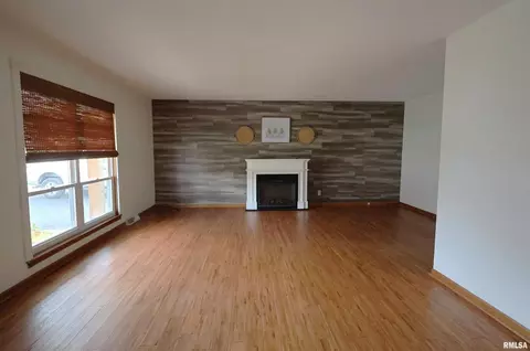 320 Circle Dr, Salem, IL 62881 photo 6