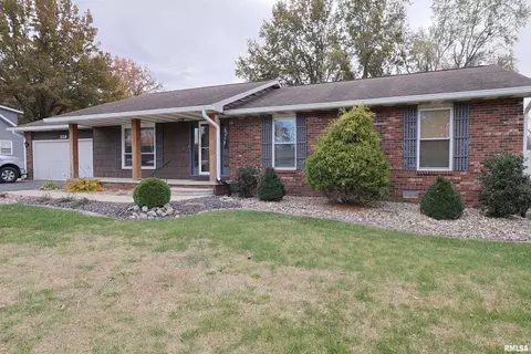 320 Circle Dr, Salem, IL 62881 photo 5