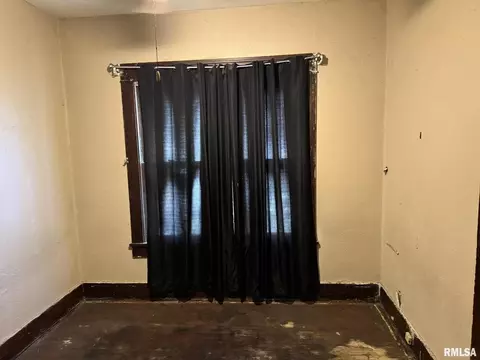Bedroom - 962 E Broadway, Centralia, IL 62801 photo 1 of 3