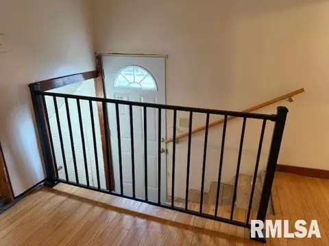 Entry Way - 121 N 9th St, Herrin, IL 62948 photo 6 of 7