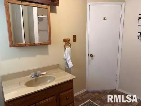 Bath - 121 N 9th St, Herrin, IL 62948 photo 3 of 3