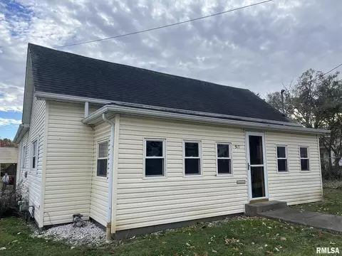 517 W Barnett St, Harrisburg, IL 62946