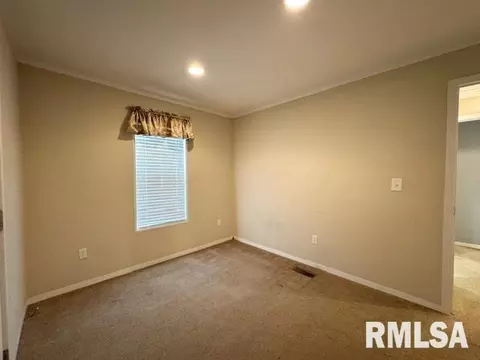 509 W Madison St, Herrin, IL 62948 photo 21