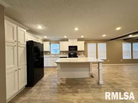 509 W Madison St, Herrin, IL 62948 photo 6