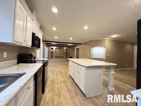 509 W Madison St, Herrin, IL 62948 photo 11